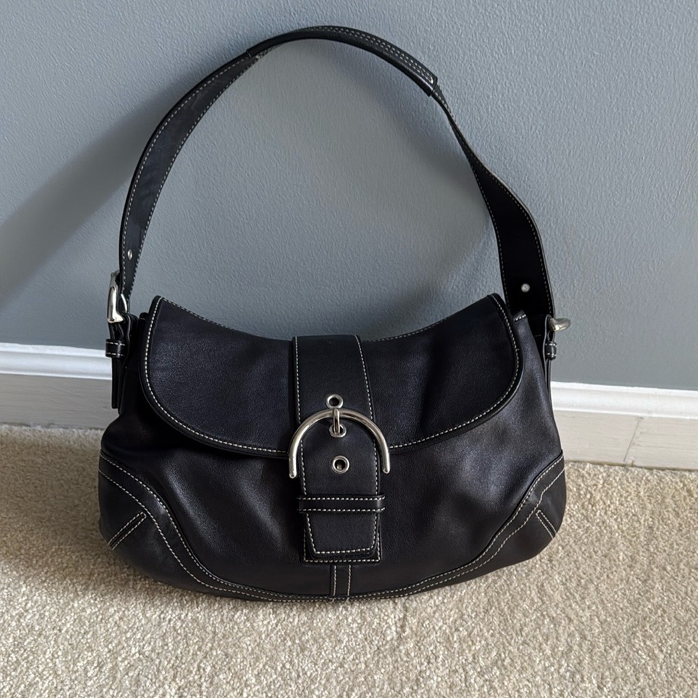 Coach E050-9248 SoHo Hobo Bag in Black Leather. (Pre-Owned)